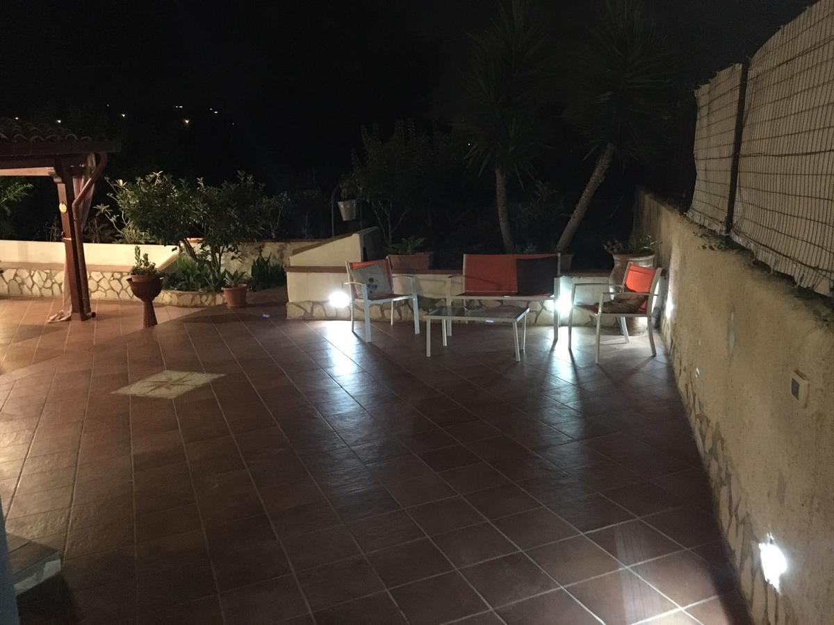לינה וארוחת בוקר ריאלמונטה La Bianca Scogliera מראה חיצוני תמונה